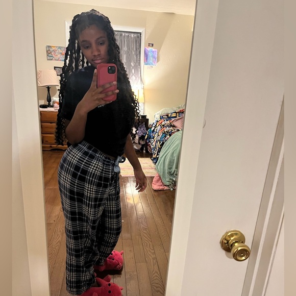 Meet your Posher, Yazmin - Picture 1 of 5